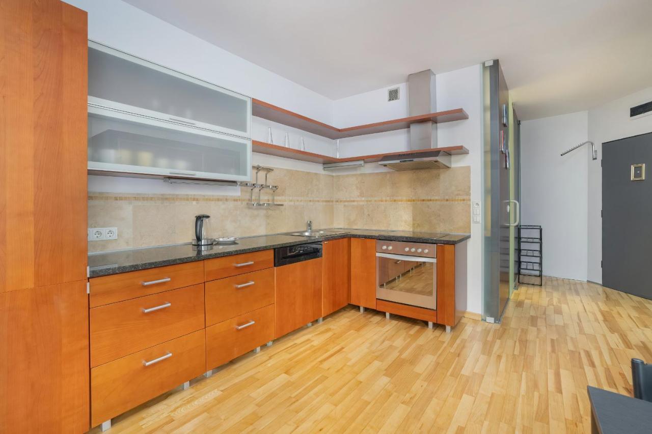 Beautiful & Spacious Strzalowa Near Centre By Renters Posen