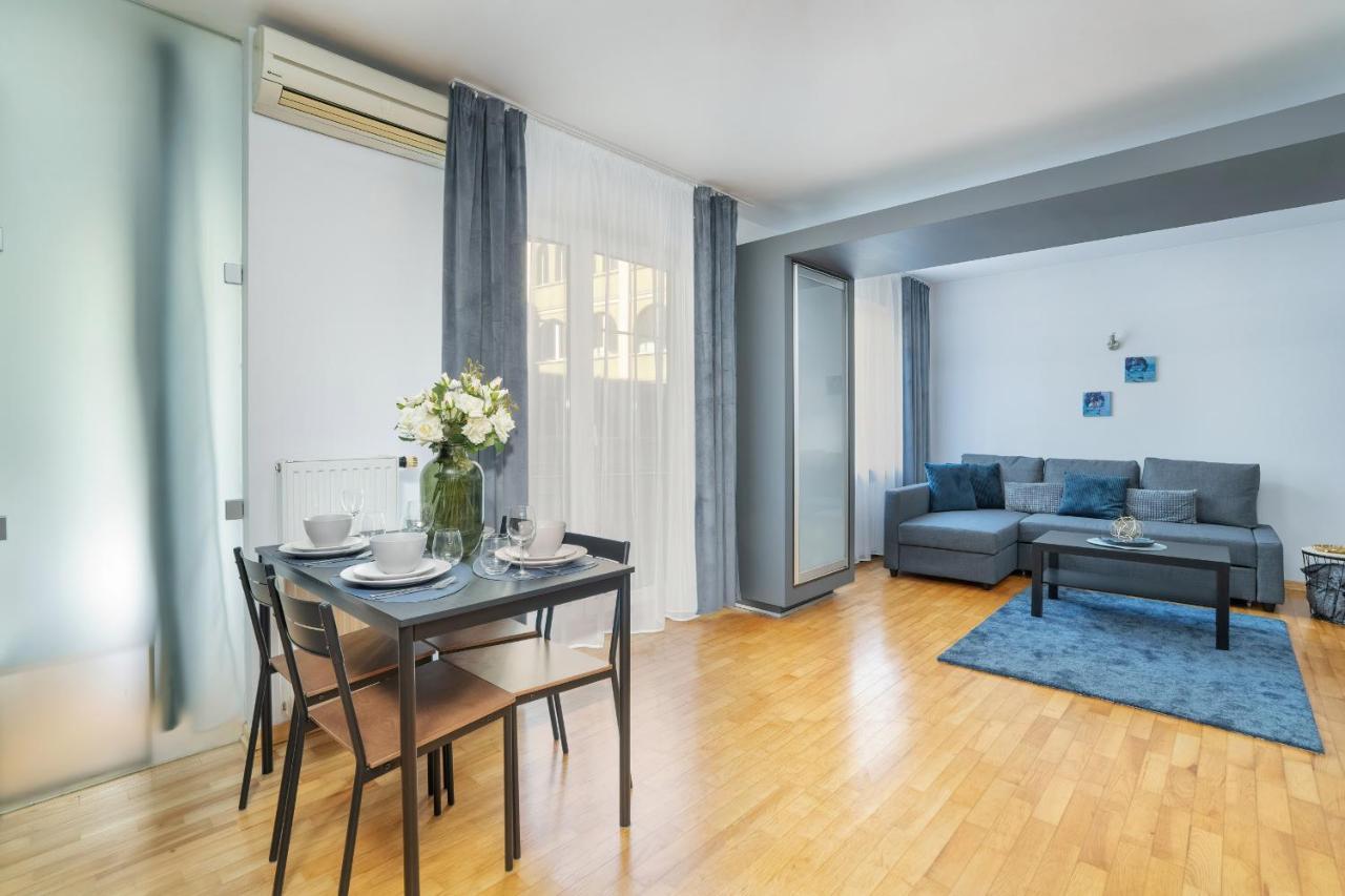 Beautiful & Spacious Strzalowa Near Centre By Renters Apartment Posen
